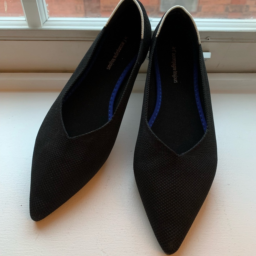 Black Pointed Toe Flats